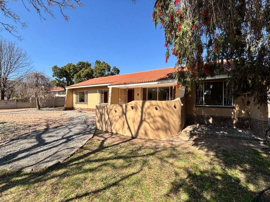 3 Bedroom Property for Sale in La Hoff North West